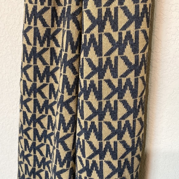 Michael Kors Signature Logo Brown & Gray Scarf OSFM - Picture 2 of 6